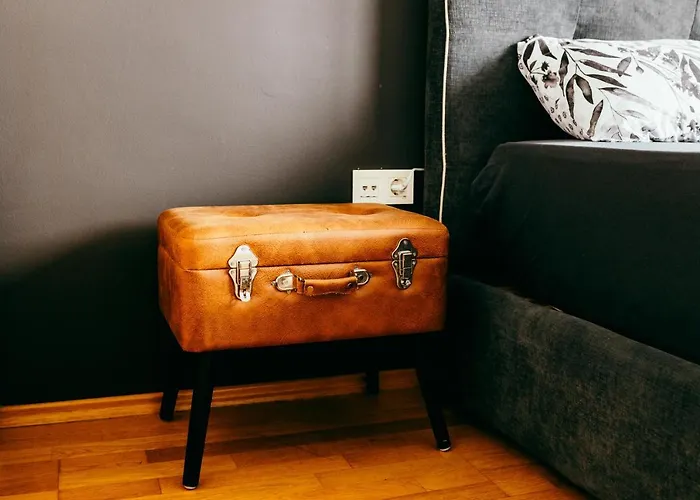 Hermes & 2 Free Garage Secured Parkings *