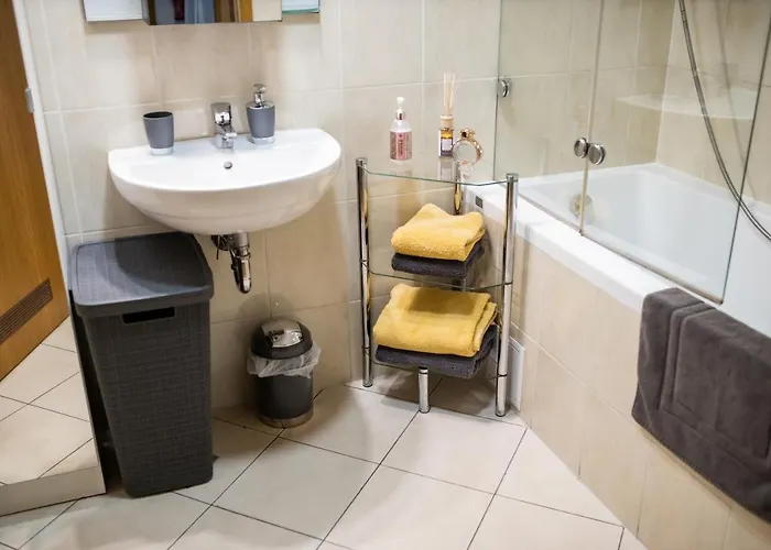 Hermes & 2 Free Garage Secured Parkings דירה