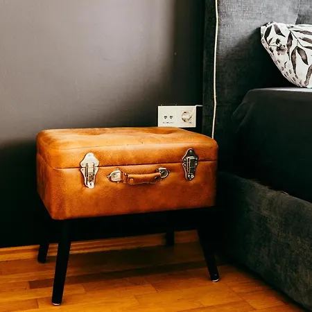 Hermes & 2 Free Garage Secured Parkings *