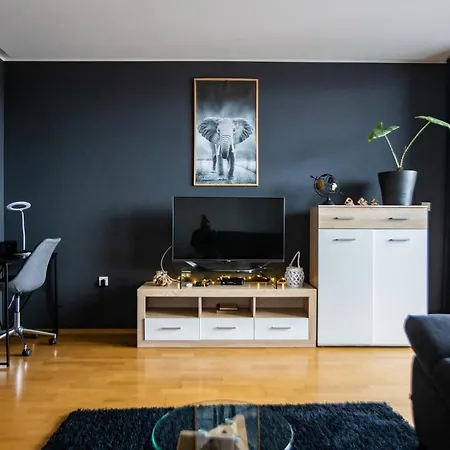 Hermes & 2 Free Garage Secured Parkings Apartamento Liubliana