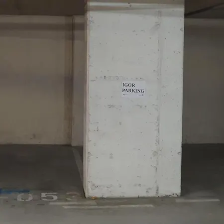 Apartment Hermes & 2 Free Garage Secured Parkings *