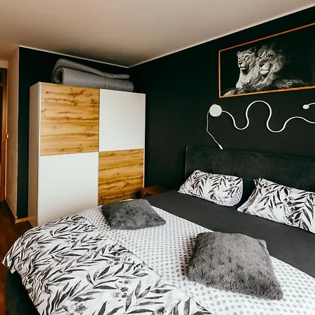 Apartment Hermes & 2 Free Garage Secured Parkings *